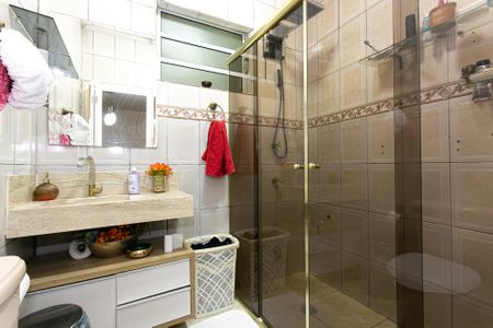 Casa à venda com 180m², 2 quartos e 2 vagas Casa à venda com 180m², 2 quartos e 2 vagasEdícula - Banheiro 2