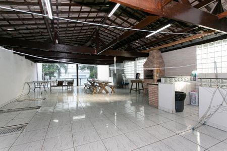 Casa à venda com 180m², 2 quartos e 2 vagas Casa à venda com 180m², 2 quartos e 2 vagasÁrea comum - Salão