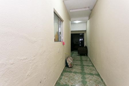 Casa à venda com 180m², 2 quartos e 2 vagas Casa à venda com 180m², 2 quartos e 2 vagasCorredor de Entrada