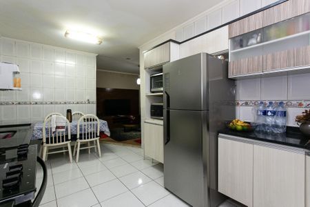 Casa à venda com 180m², 2 quartos e 2 vagas Casa à venda com 180m², 2 quartos e 2 vagasCozinha