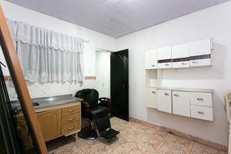 Casa à venda com 180m², 2 quartos e 2 vagas Casa à venda com 180m², 2 quartos e 2 vagasEdícula - Cozinha 2