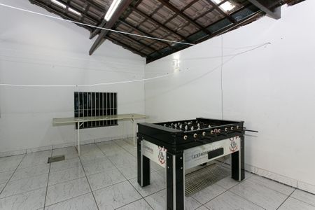 Casa à venda com 180m², 2 quartos e 2 vagas Casa à venda com 180m², 2 quartos e 2 vagasÁrea comum - Salão