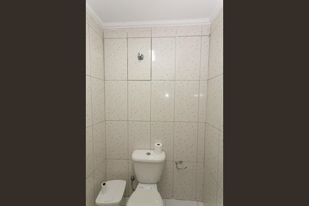 Casa à venda com 180m², 2 quartos e 2 vagas Casa à venda com 180m², 2 quartos e 2 vagasBanheiro de Serviço