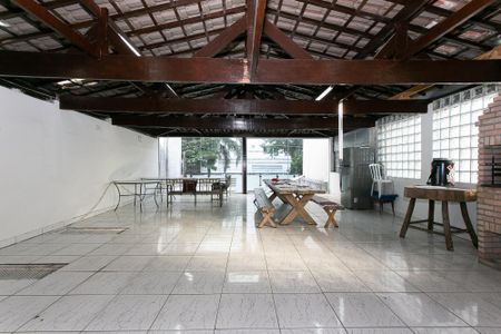 Casa à venda com 180m², 2 quartos e 2 vagas Casa à venda com 180m², 2 quartos e 2 vagasÁrea comum - Salão