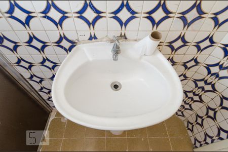 Banheiro de casa para alugar com 2 quartos, 69m² em Taboão, São Bernardo do Campo