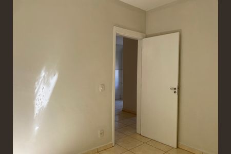 Quarto de apartamento para alugar com 2 quartos, 47m² em Jardim Itaú, Ribeirão Preto