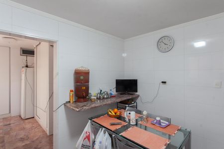 Casa à venda com 310m², 6 quartos e 4 vagas Casa à venda com 310m², 6 quartos e 4 vagasCozinha