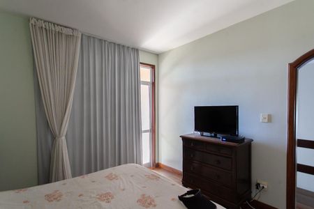 Casa à venda com 310m², 6 quartos e 4 vagas Casa à venda com 310m², 6 quartos e 4 vagasSuíte 1