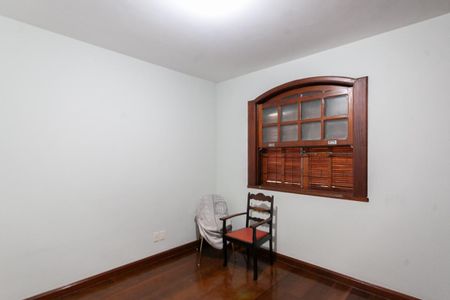 Casa à venda com 310m², 6 quartos e 4 vagas Casa à venda com 310m², 6 quartos e 4 vagasQuarto 2