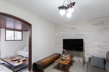 Casa à venda com 310m², 6 quartos e 4 vagas Casa à venda com 310m², 6 quartos e 4 vagasSala 2