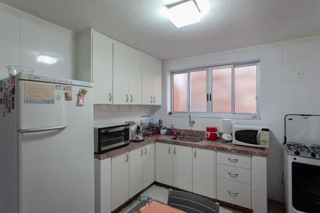 Casa à venda com 310m², 6 quartos e 4 vagas Casa à venda com 310m², 6 quartos e 4 vagasCozinha