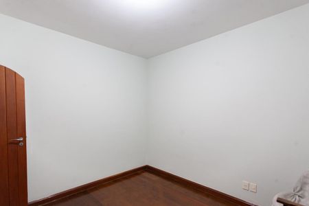 Casa à venda com 310m², 6 quartos e 4 vagas Casa à venda com 310m², 6 quartos e 4 vagasQuarto 2