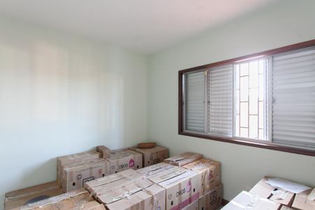 Casa à venda com 310m², 6 quartos e 4 vagas Casa à venda com 310m², 6 quartos e 4 vagasQuarto 4