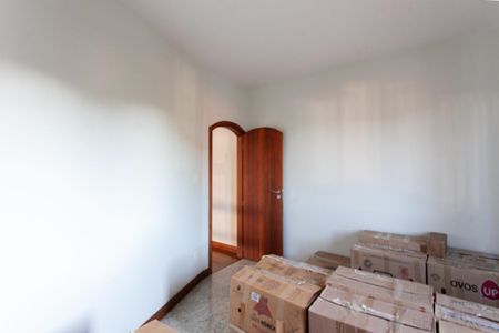 Casa à venda com 310m², 6 quartos e 4 vagas Casa à venda com 310m², 6 quartos e 4 vagasQuarto 4