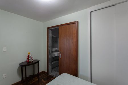 Casa à venda com 310m², 6 quartos e 4 vagas Casa à venda com 310m², 6 quartos e 4 vagasSuíte 2