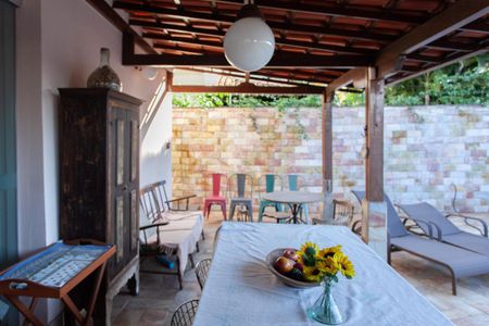 Casa à venda com 310m², 6 quartos e 4 vagas Casa à venda com 310m², 6 quartos e 4 vagasEspaço Gourmet