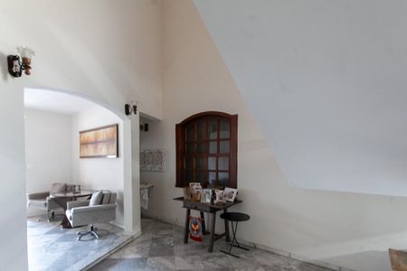 Casa à venda com 310m², 6 quartos e 4 vagas Casa à venda com 310m², 6 quartos e 4 vagasSala 1