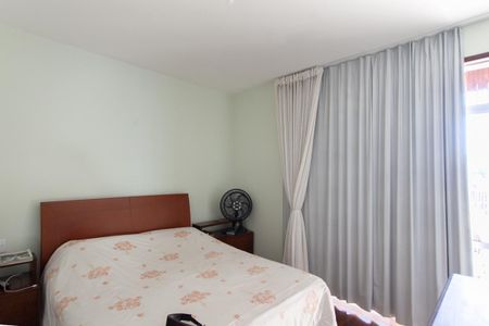 Casa à venda com 310m², 6 quartos e 4 vagas Casa à venda com 310m², 6 quartos e 4 vagasSuíte 1