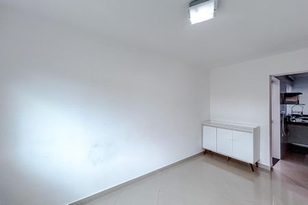 Sala de casa de condomínio para alugar com 2 quartos, 60m² em Vila Carlos de Campos, São Paulo