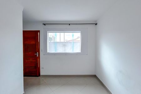 Sala de casa de condomínio para alugar com 2 quartos, 60m² em Vila Carlos de Campos, São Paulo