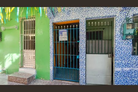 Fachada de casa à venda com 1 quarto, 120m² em Vila Bancaria Munhoz, São Paulo