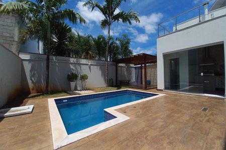 Casa de condomínio à venda com 268m², 3 quartos e 4 vagasÁrea comum - Piscina