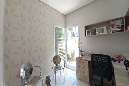 Casa de condomínio à venda com 268m², 3 quartos e 4 vagasEscritório