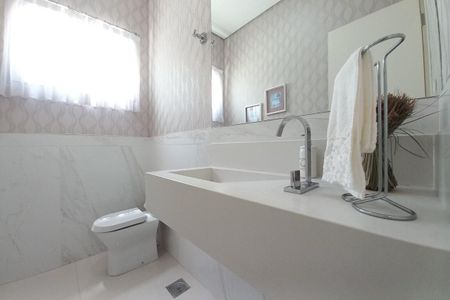 Casa de condomínio à venda com 268m², 3 quartos e 4 vagasLavabo