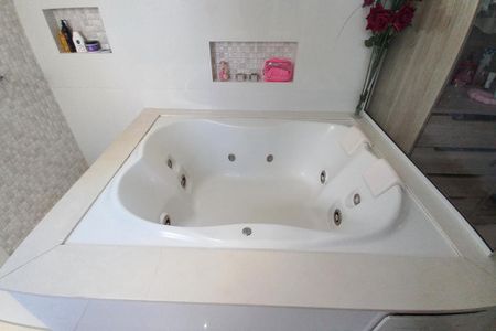 Casa de condomínio à venda com 268m², 3 quartos e 4 vagasDetalhe da Suíte 1