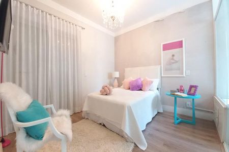 Casa de condomínio à venda com 268m², 3 quartos e 4 vagasQuarto 3 - Suíte