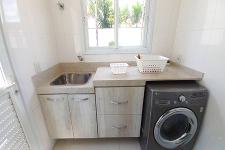 Casa de condomínio à venda com 268m², 3 quartos e 4 vagasÁrea de Serviço