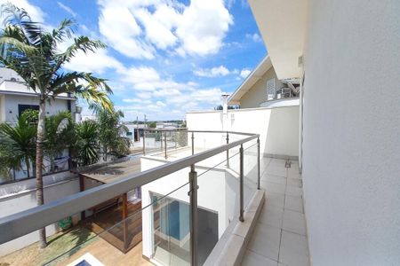 Casa de condomínio à venda com 268m², 3 quartos e 4 vagasVaranda da suíte 2