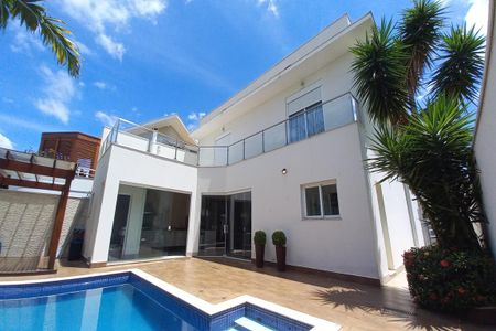 Casa de condomínio à venda com 268m², 3 quartos e 4 vagasFachada do Prédio Fundos