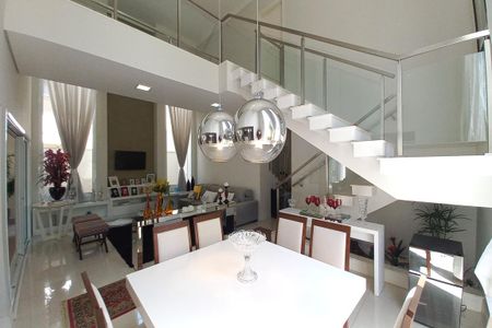 Casa de condomínio à venda com 268m², 3 quartos e 4 vagasSala de Jantar