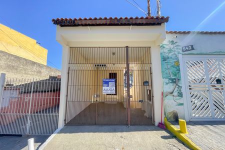 Casa para alugar com 161m², 3 quartos e 1 vaga Casa para alugar com 161m², 3 quartos e 1 vagaFachada