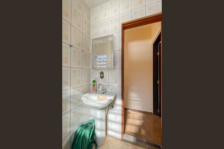 Casa para alugar com 161m², 3 quartos e 1 vaga Casa para alugar com 161m², 3 quartos e 1 vagaBanheiro da social
