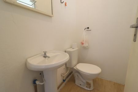 Casa à venda com 170m², 3 quartos e 2 vagasBanheiro da Suíte