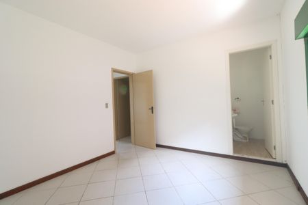 Casa à venda com 170m², 3 quartos e 2 vagasSuíte