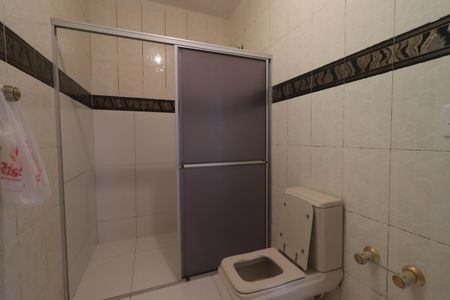 Casa à venda com 170m², 3 quartos e 2 vagasBanheiro