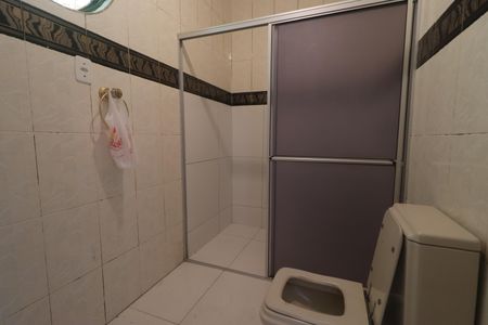 Casa à venda com 170m², 3 quartos e 2 vagasBanheiro