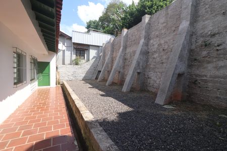 Casa à venda com 170m², 3 quartos e 2 vagaspátio fundos