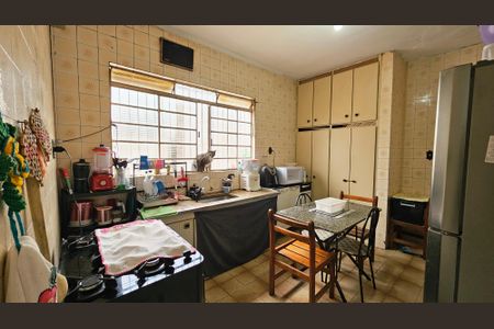 Casa à venda com 107m², 3 quartos e sem vaga Casa à venda com 107m², 3 quartos e sem vagaCozinha