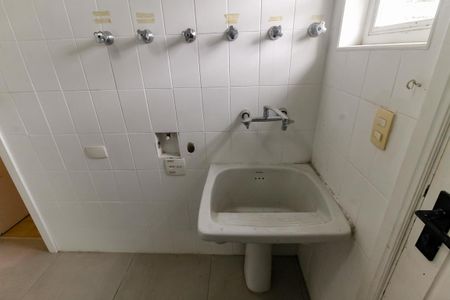 Casa à venda com 260m², 4 quartos e 4 vagas Casa à venda com 260m², 4 quartos e 4 vagasÁrea de Serviço