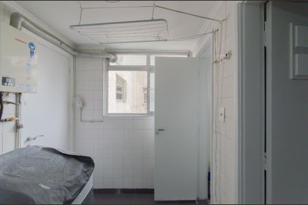 Apartamento à venda com 130m², 2 quartos e 1 vagaÁrea de Serviço