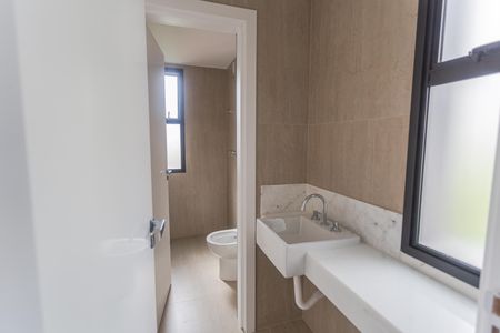 Apartamento à venda com 178m², 4 quartos e 3 vagasBanheiro da Semi-Suíte 1 e 2