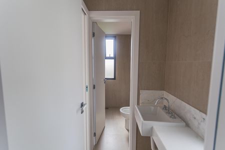 Apartamento à venda com 178m², 4 quartos e 3 vagasBanheiro da Semi-Suíte 1 e 2