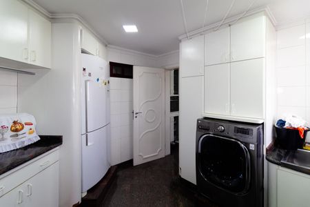 Apartamento à venda com 259m², 3 quartos e 4 vagas Apartamento à venda com 259m², 3 quartos e 4 vagasÁrea de Serviço