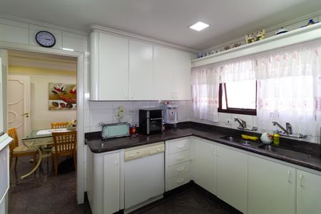 Apartamento à venda com 259m², 3 quartos e 4 vagas Apartamento à venda com 259m², 3 quartos e 4 vagasCozinha