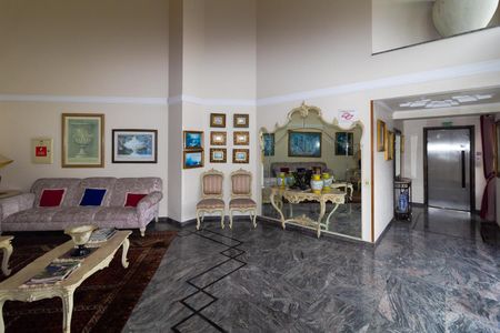 Apartamento à venda com 259m², 3 quartos e 4 vagas Apartamento à venda com 259m², 3 quartos e 4 vagasHall social