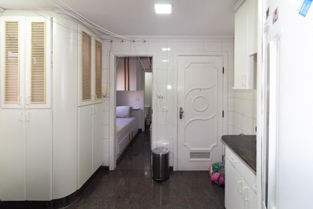 Apartamento à venda com 259m², 3 quartos e 4 vagas Apartamento à venda com 259m², 3 quartos e 4 vagasÁrea de Serviço